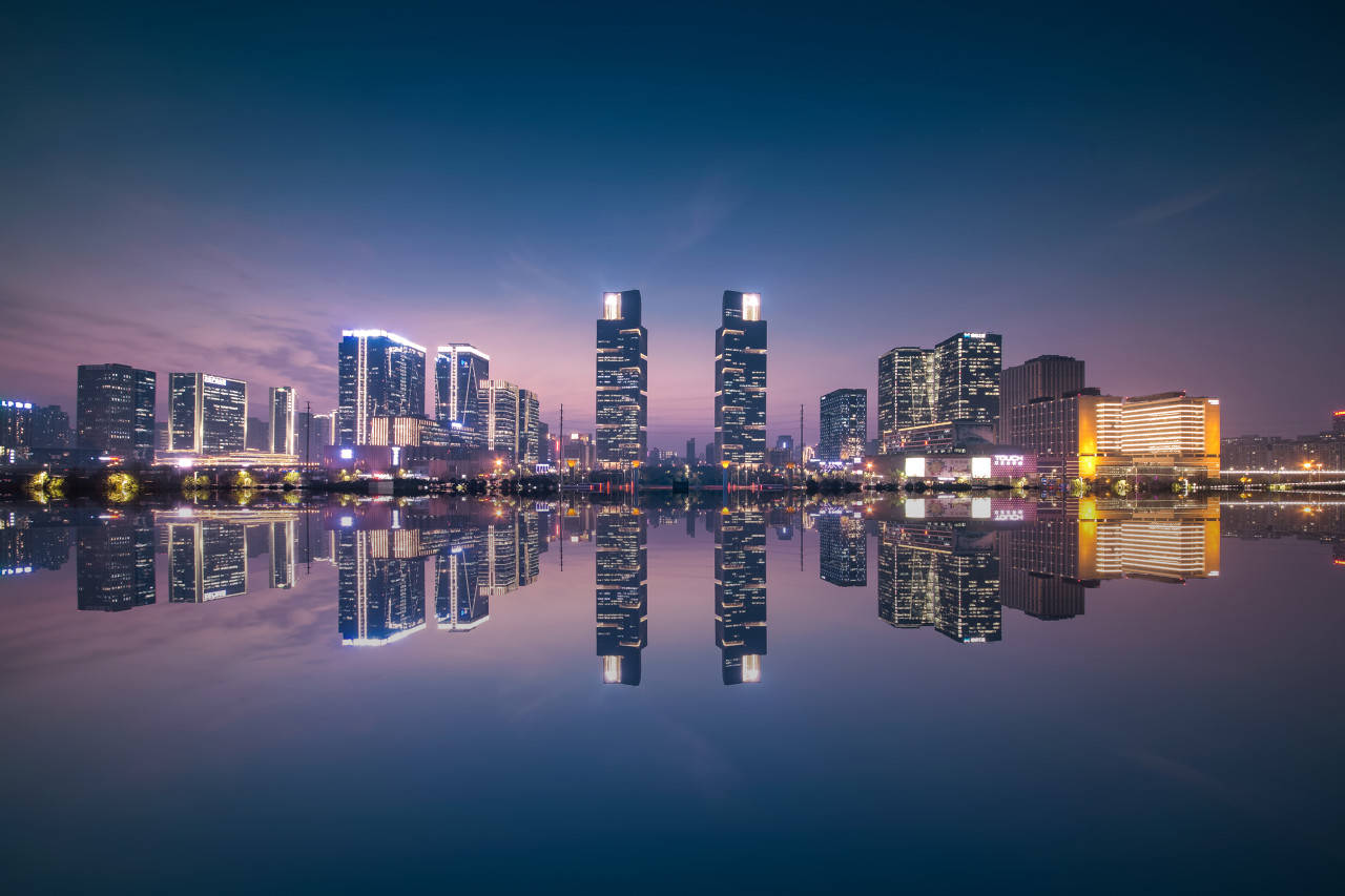 经济强市不断建新高铁站：至少“一城六站”<strong></p>
<p>传奇</strong>，它们在下什么棋？