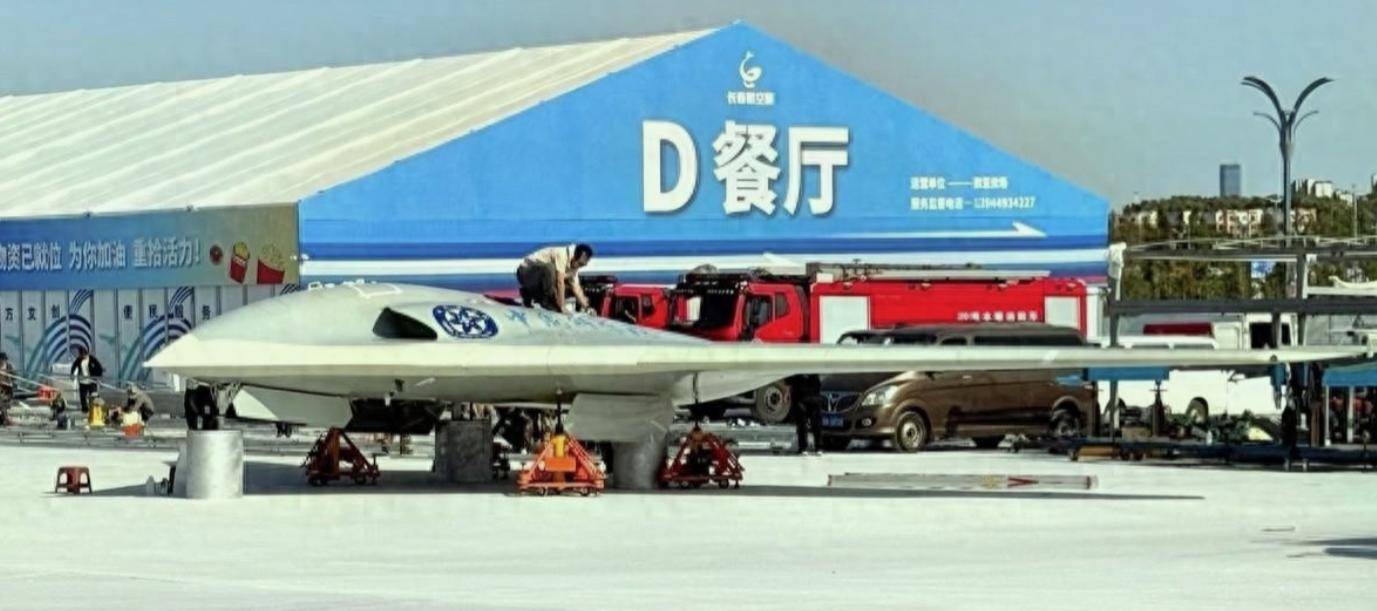 轰20是个障眼法<strong></p>
<p>虚拟币otc走现金交易</strong>，它绝不是中国版的B-21？或实现无人隐身战略打击