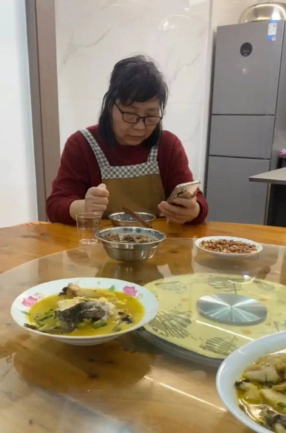 “看到妈妈46个未接来电<strong></p>
<p>虚拟贸币</strong>，心像被重锤击中”