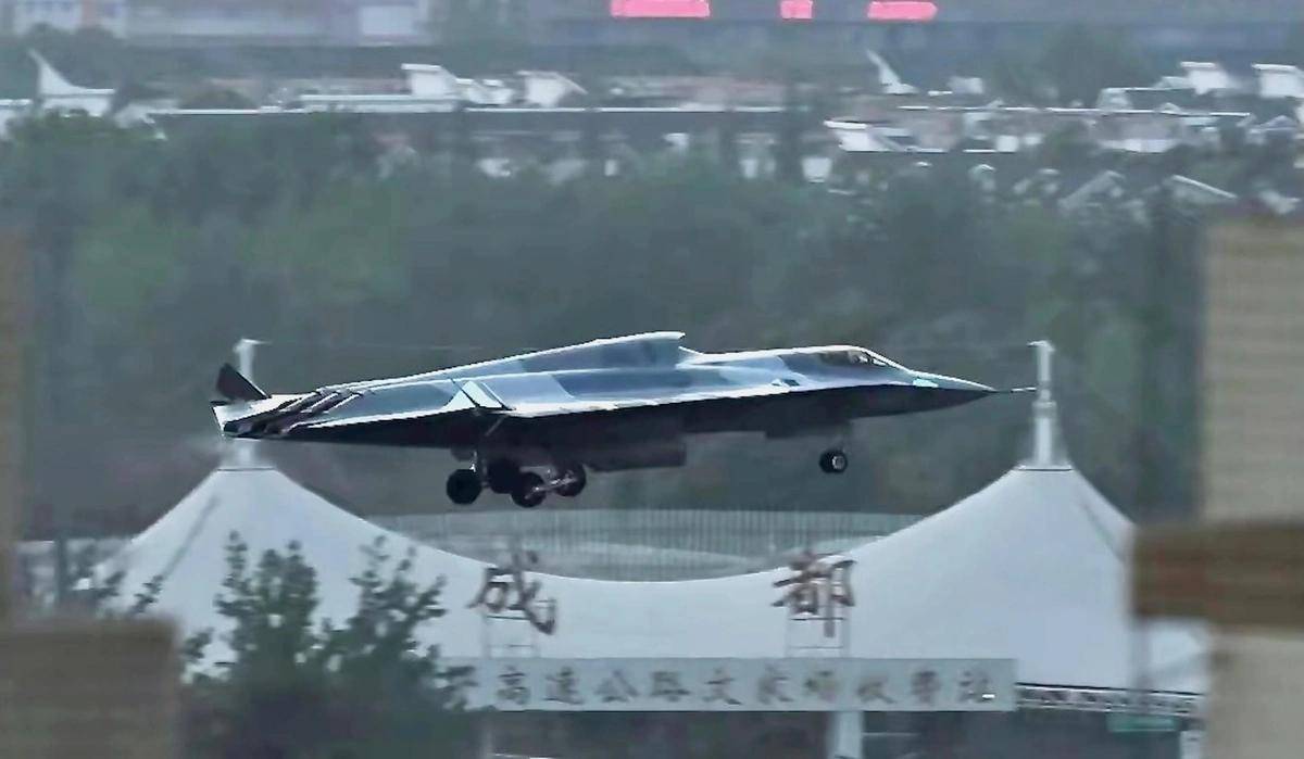 歼-36是隐身轰炸机？印媒：世界首款六代机<strong></p>
<p>虚拟贸币</strong>，美国F-47在三年后飞