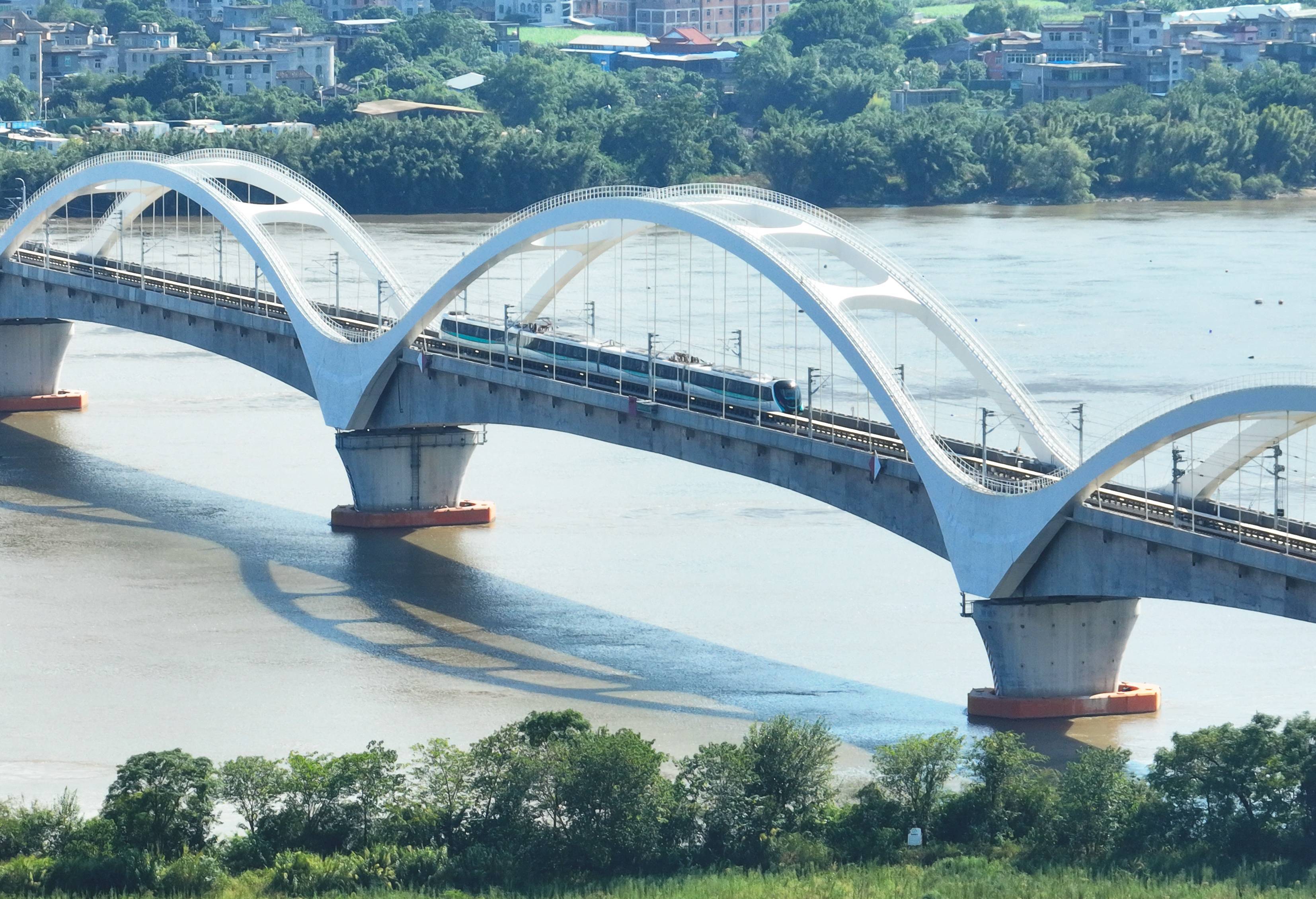 智慧调度提速出行 这条快线如何兼顾高速与舒适<strong></p>
<p>高材生虚拟币案例</strong>？