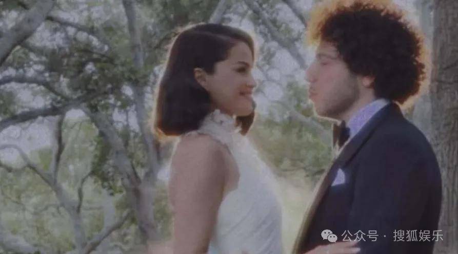 无意还是戏精？她办婚礼<strong></p>
<p>u虚拟币</strong>，分手多年的他隔空说“我愿意”？