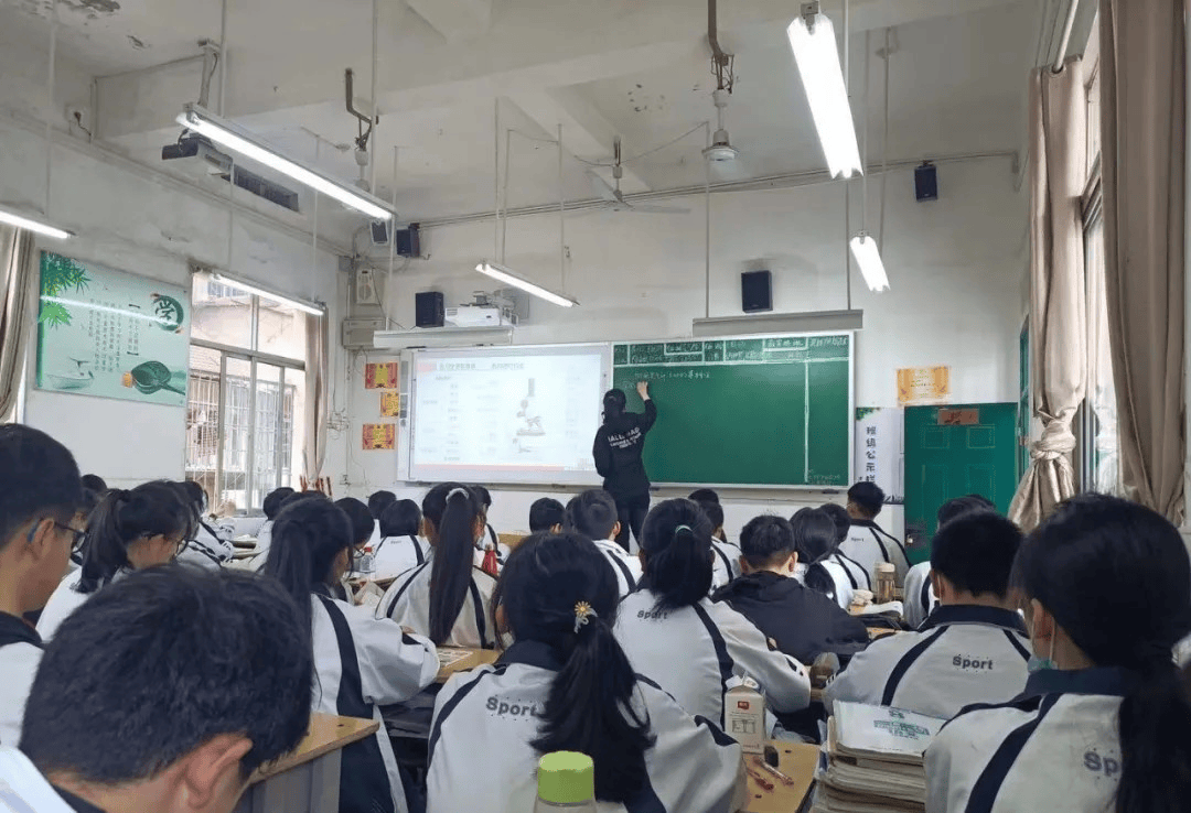 江西上饶初中生物教师郑忆晴因病去世<strong></p>
<p>u虚拟币</strong>，年仅35岁