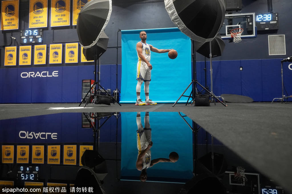 霍福德首秀闪耀勇士<strong></p>
<p>私人挖虚拟币</strong>！一节比赛展现全能天赋