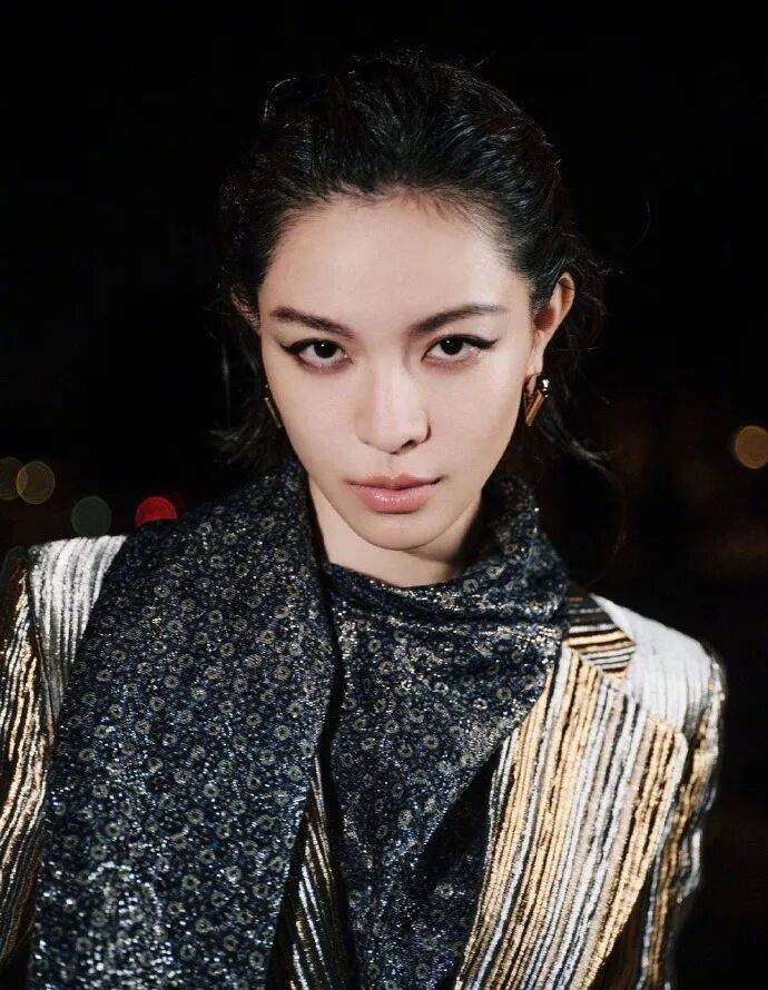 时装周上的女明星<strong></p>
<p>私人挖虚拟币</strong>，秋冬氛围感一键封顶！