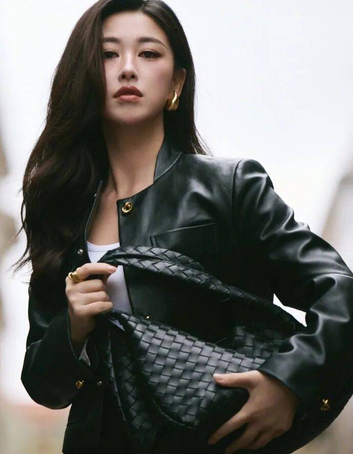 时装周上的女明星<strong></p>
<p>私人挖虚拟币</strong>，秋冬氛围感一键封顶！