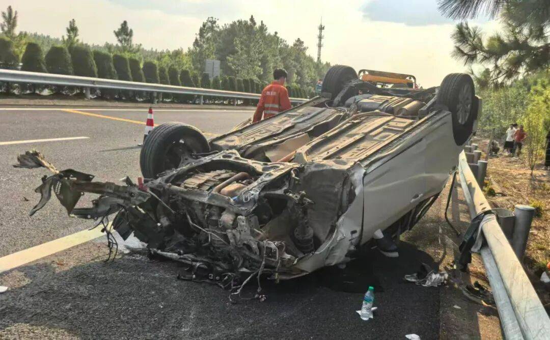 司机强行变道酿大祸<strong></p>
<p>以后如何交易虚拟币</strong>，反诬赖对方：“我要是撒谎就天打雷劈！”