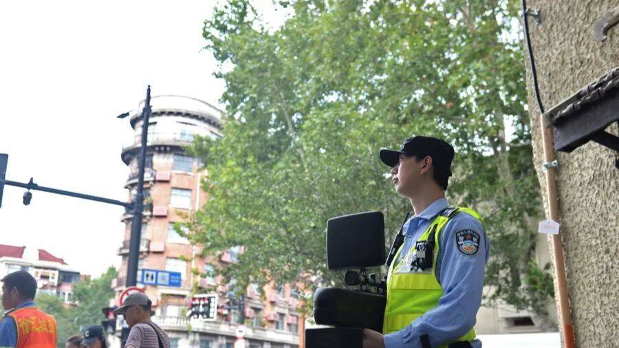 突然群发<strong></p>
<p>公司从事虚拟币开发</strong>！大批上海市民收到警方短信！全市爆火网红已被锁定...有爸爸因孩子违规被罚款