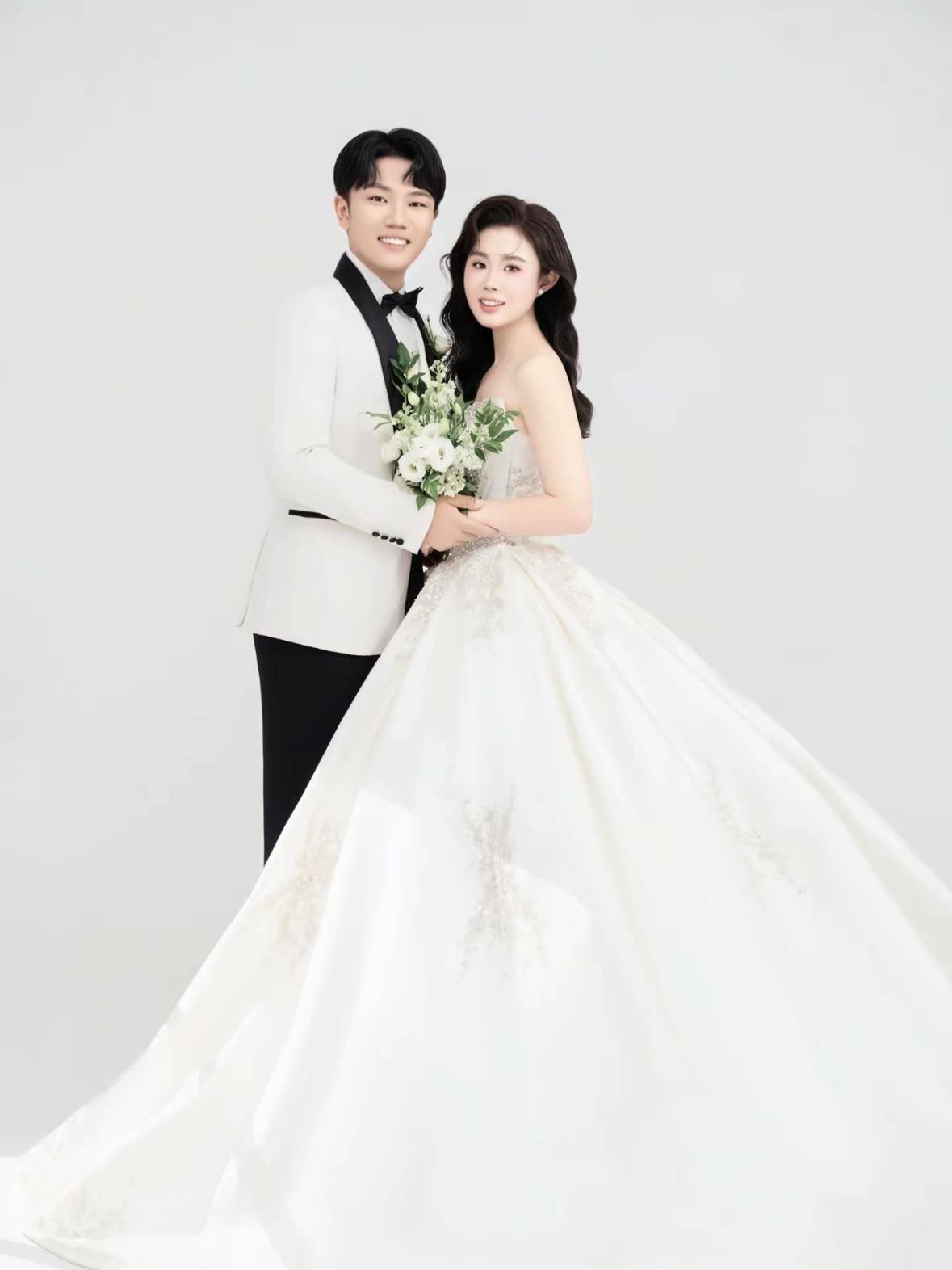 “千万富翁”解克锋儿子解清帅将举办婚礼<strong></p>
<p>公司从事虚拟币开发</strong>，解克锋：很开心，邀请了部分寻亲家长参加