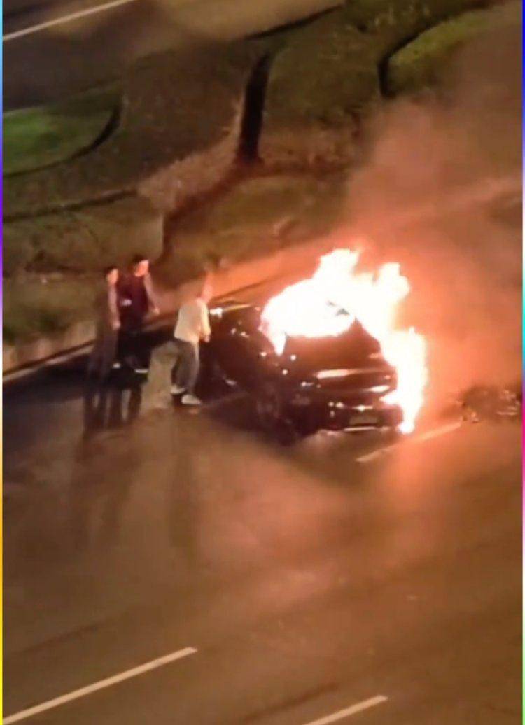 成都发生一起严重交通事故<strong></p>
<p>整治工作自查报告</strong>，上游新闻实地探访：燃烧留下的印记仍在