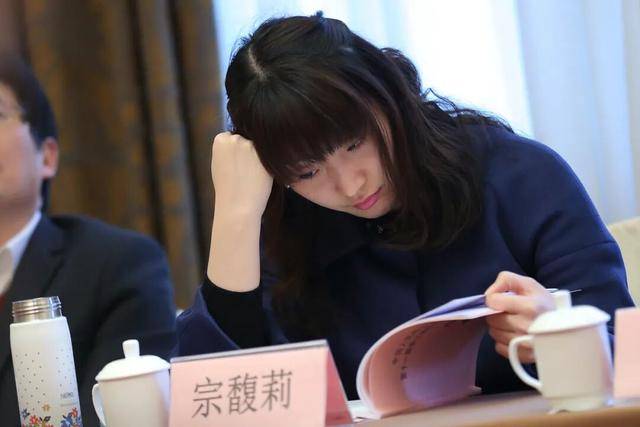 接班后<strong></p>
<p>整治工作自查报告</strong>，宗馥莉做错了什么？