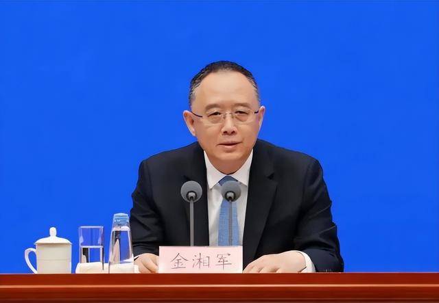 中央委员被“双开”<strong></p>
<p>虚拟币奇迹币</strong>，62岁女副部任上被查！中纪委上周通报查处26人