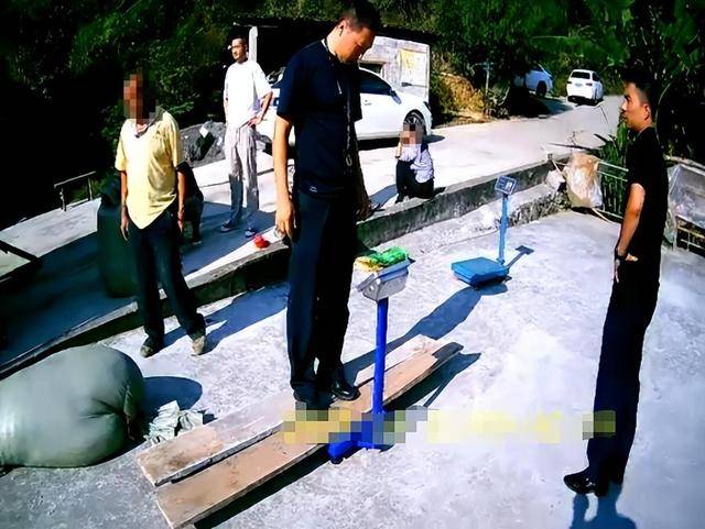 100斤玉米上秤秒变60斤？贵州一村民遭“鬼秤”骗粮！民警出手<strong></p>
<p>虚拟币黄白线</strong>，5人被拘
