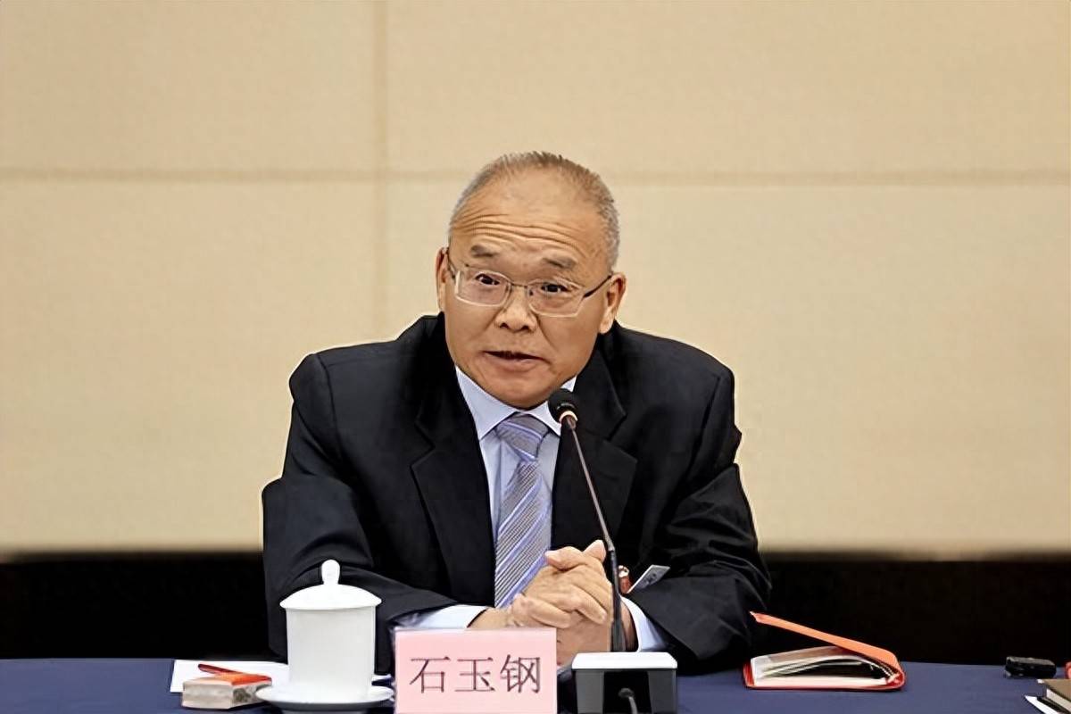 云南省委副书记石玉钢<strong></p>
<p>虚拟币黄白线</strong>，有新职