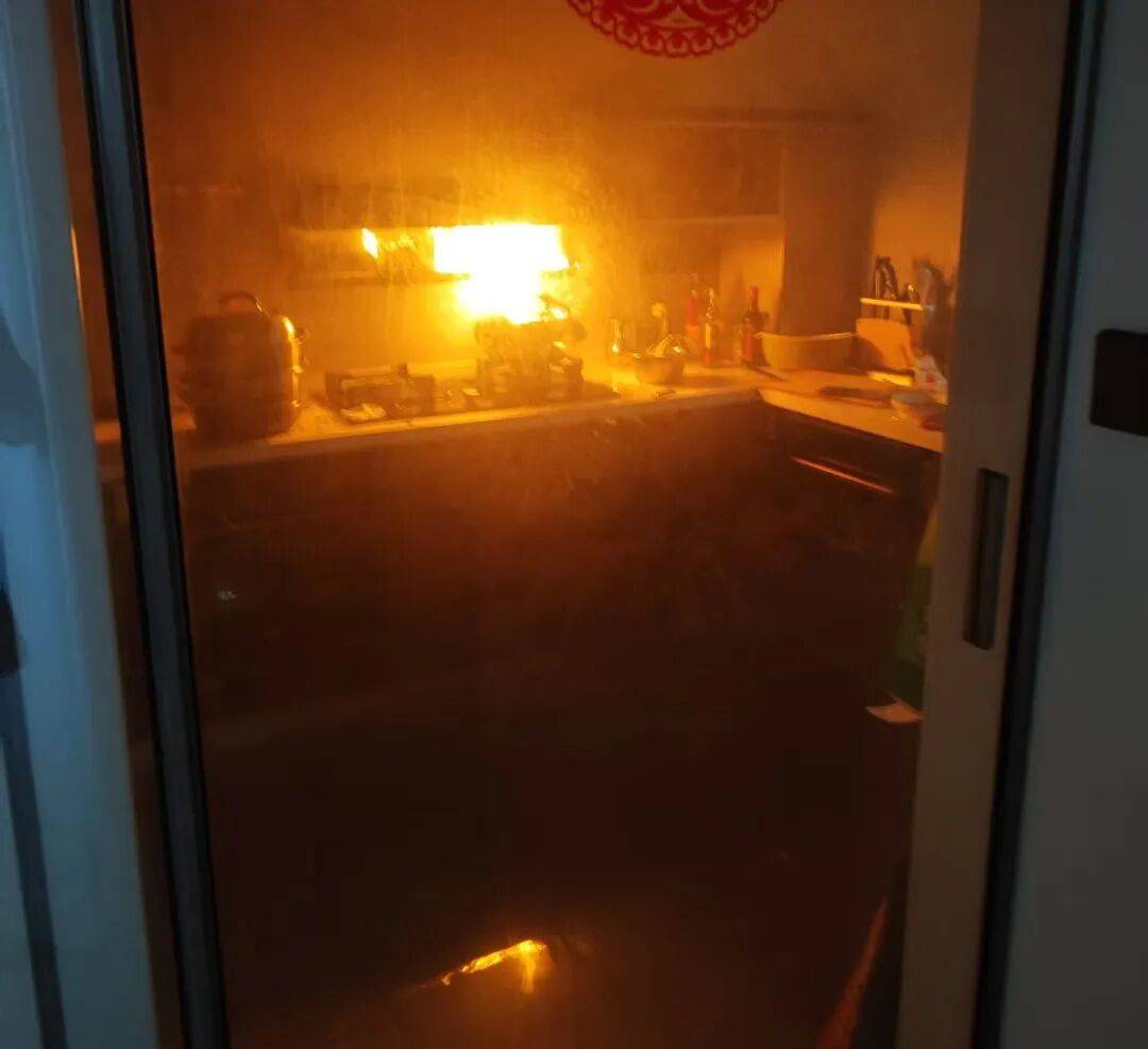 以案为鉴 | 家中起火前<strong></p>
<p>虚拟币黄白线</strong>，他们都曾接到一通电话……