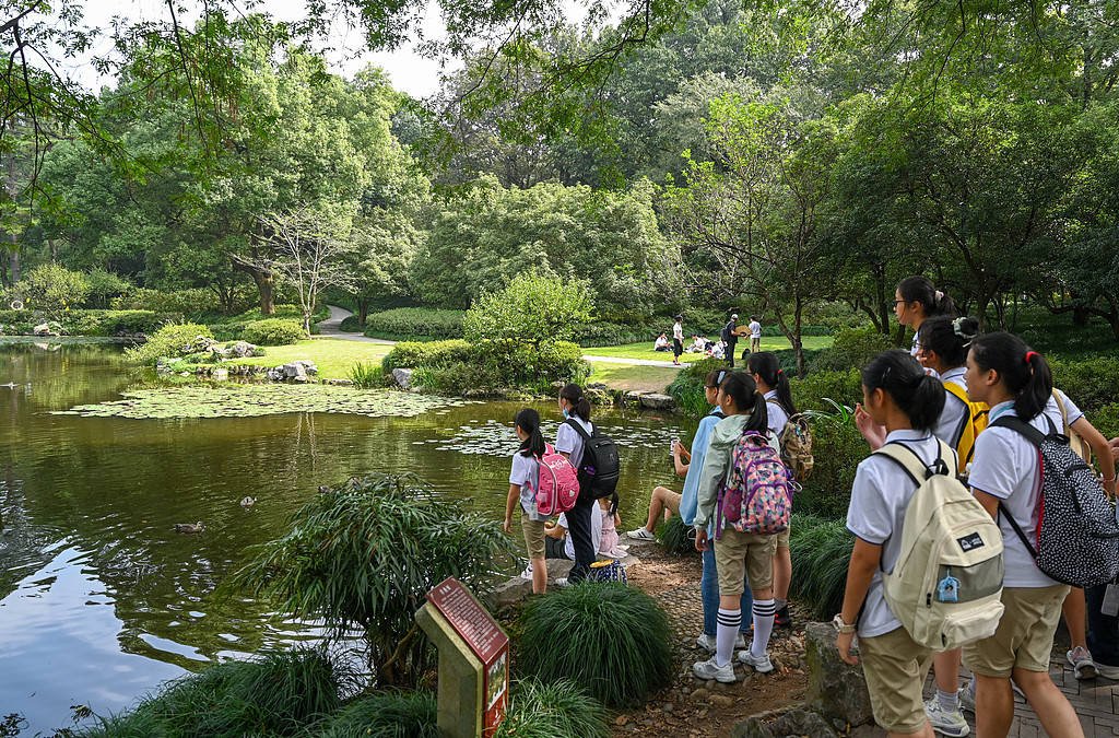多地中小学生“喜提”5天秋假<strong></p>
<p>虚拟币断网</strong>，用孩子拉动消费能如愿吗？