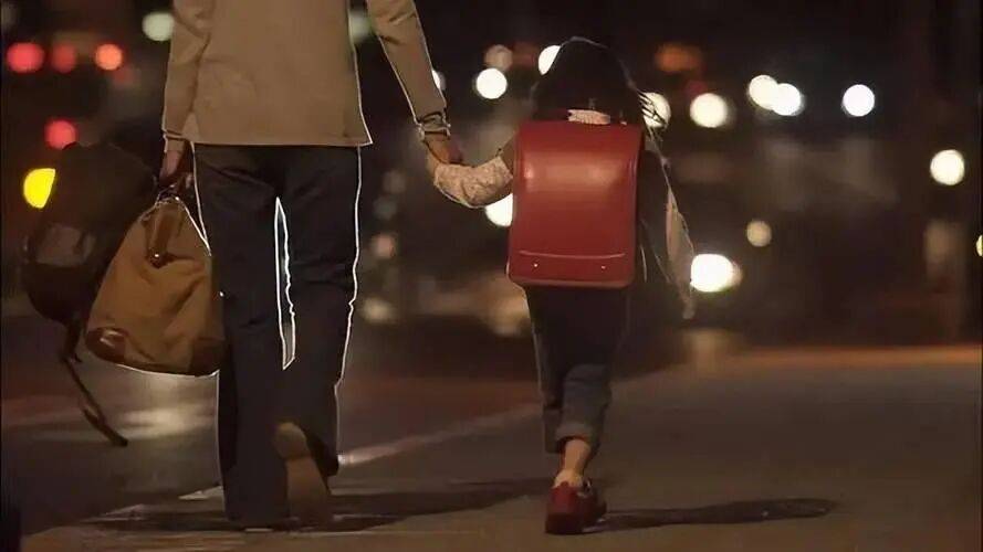 解忧 | 单亲爸爸跑网约车<strong></p>
<p>虚拟币断网</strong>，女儿全程住车上