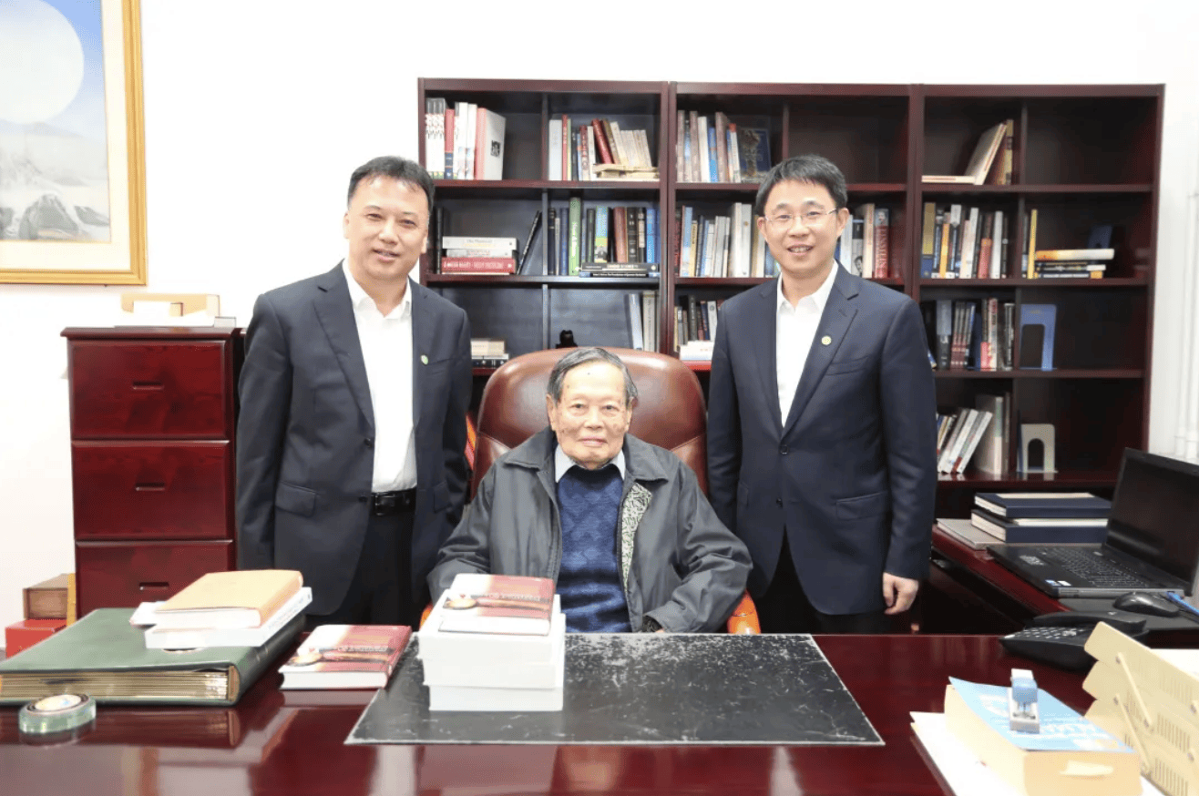 杨振宁为什么连续32年担任东莞理工学院名誉校长<strong></p>
<p>虚拟币断网</strong>？