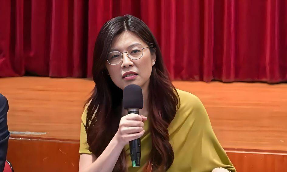 郑丽文高喊“我是中国人”<strong></p>
<p>虚拟币的经营模式</strong>，但她手里的国民党机会已经不多了