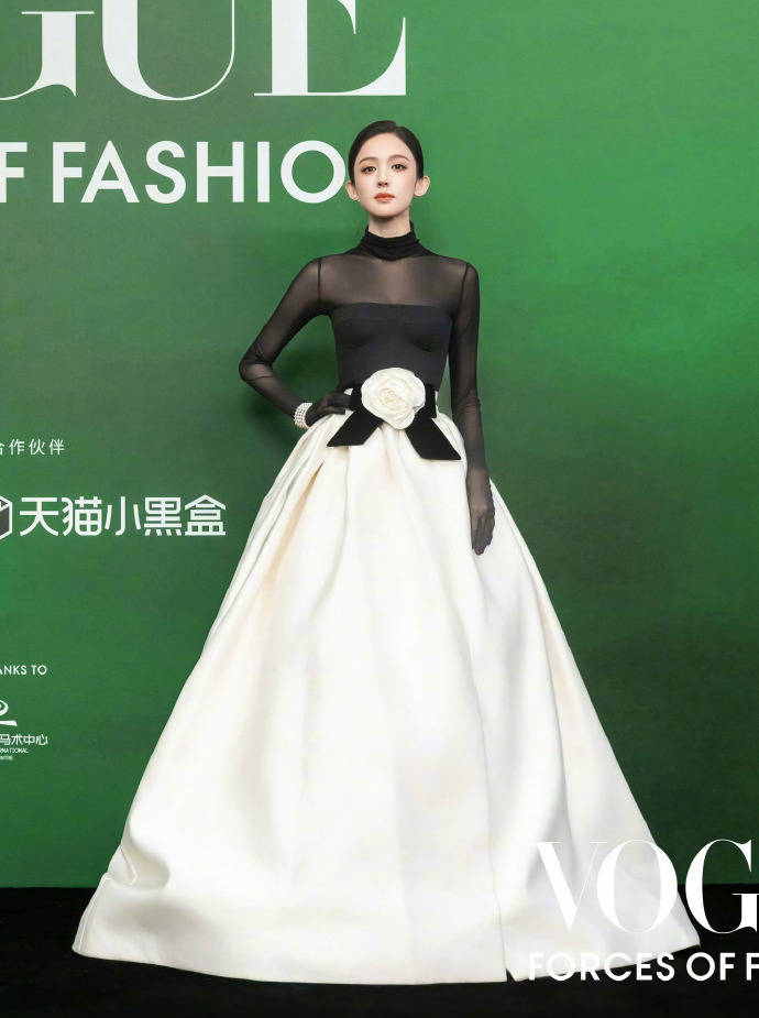 刘亦菲头顶满天星、周冬雨大胆透视装、杨幂顶级高定...VOGUE红毯谁赢了<strong></p>
<p>招聘虚拟币运营</strong>？