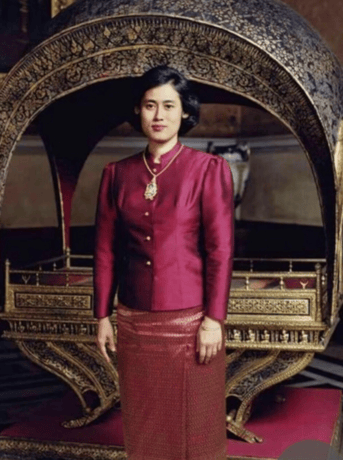 泰国王太后诗丽吉去世<strong></p>
<p>雷达币四虚拟货币</strong>,留下19顶奢华王冠和她的传奇一生