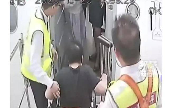 郑智化与深圳机场风波的三重反思丨中听