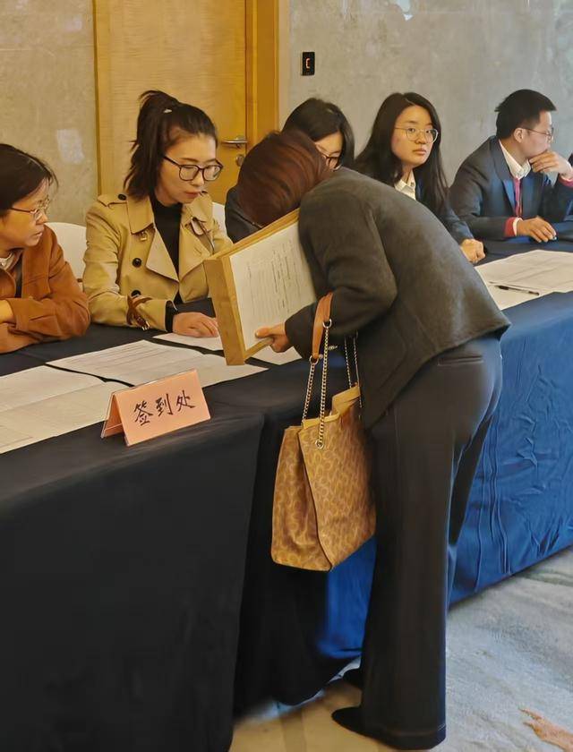 一财直击第十一批国家药品集采开标<strong></p>
<p>雷达币四虚拟货币</strong>,今年有哪些新变化?