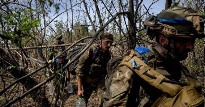 红军城大势已去<strong></p>
<p>虚拟币</strong>，乌军士兵倒戈投俄后，公开宣布泽连斯基才是乌克兰的敌人