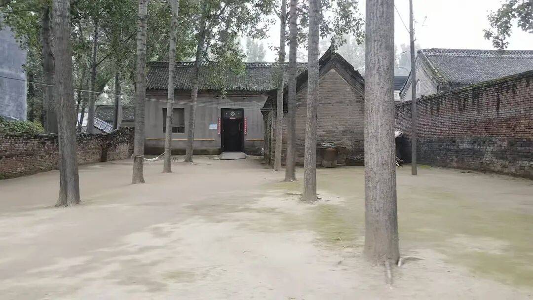 河南66岁大爷500平院子凭 “极致干净” 成网红打卡点<strong></p>
<p>虚拟币</strong>,网友来时他满脸笑容带进参观