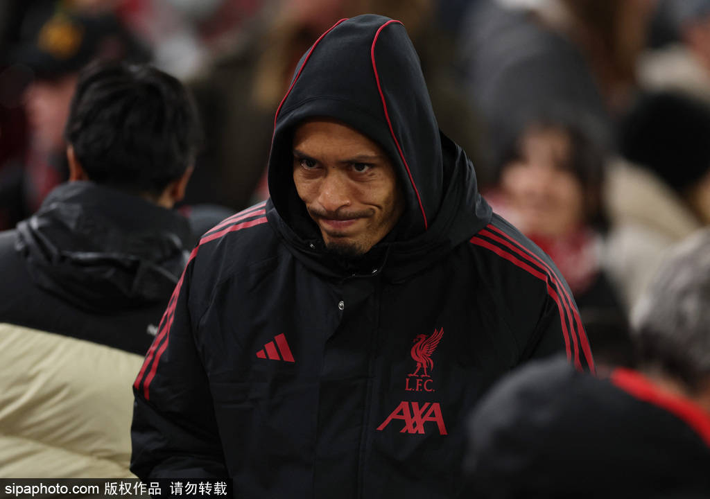 遭赛季三杀<strong></p>
<p>腾讯合作</strong>！联赛杯-萨尔双响 利物浦轮换阵容0-3水晶宫出局