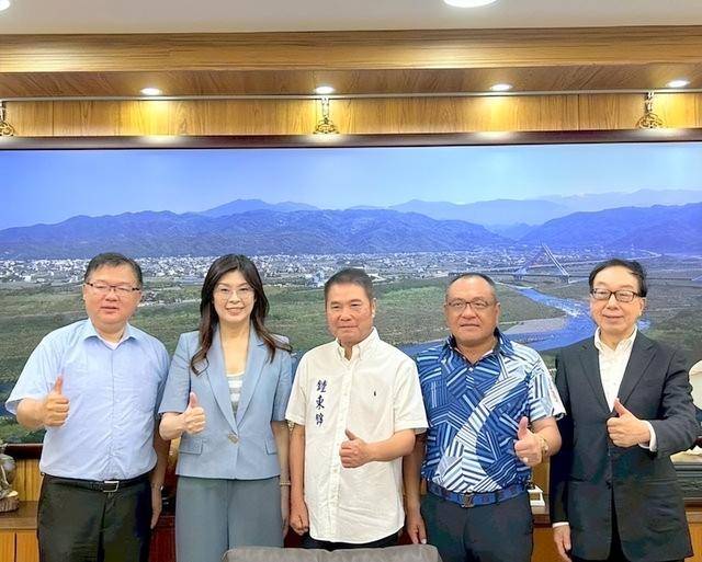 大陆侦办沈伯洋后<strong></p>
<p>腾讯合作</strong>，民进党急了，喊话郑丽文转移视线