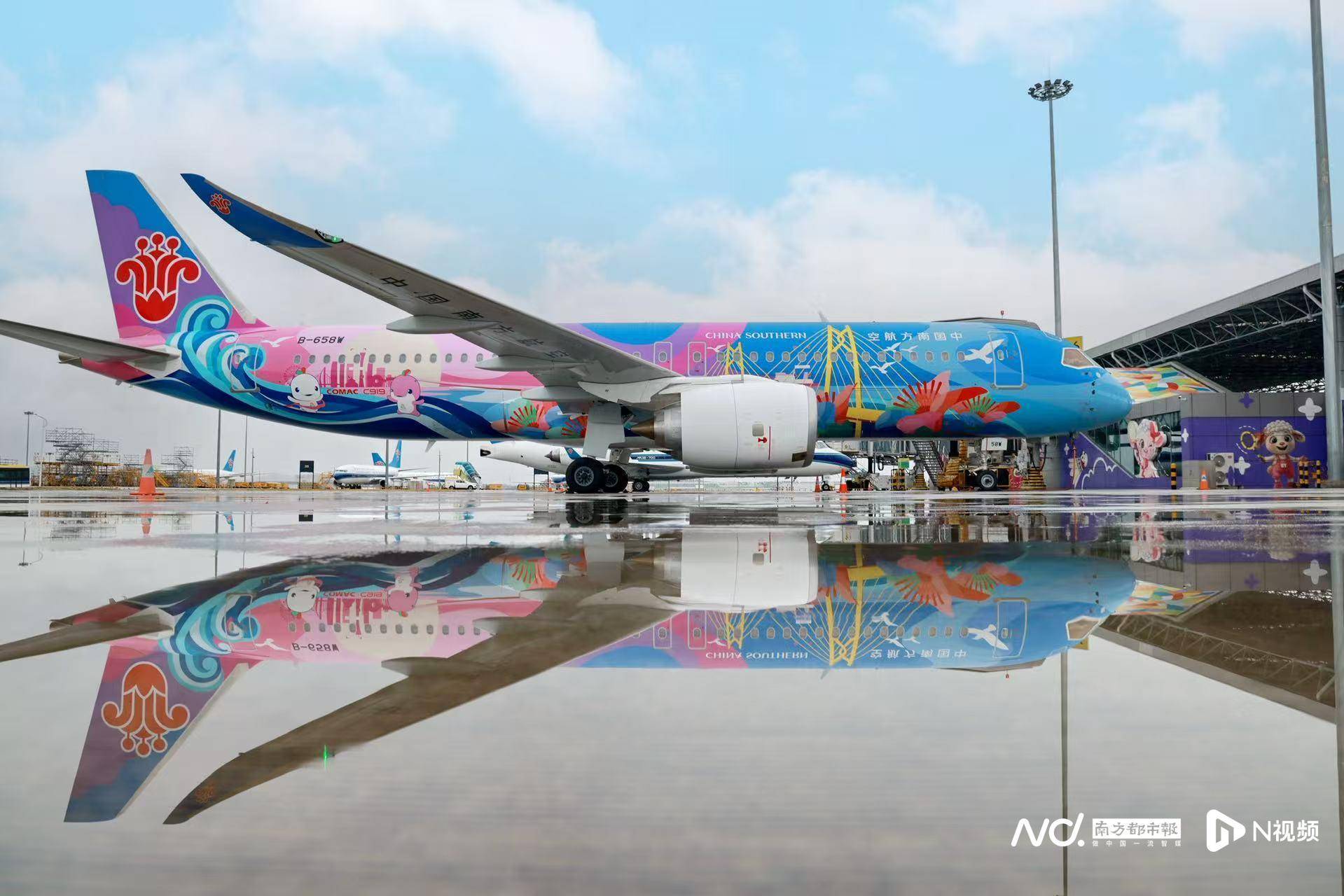 广州白云机场起飞<strong></p>
<p>虚拟币回流</strong>!国内首架C919全运会主题彩绘机首航