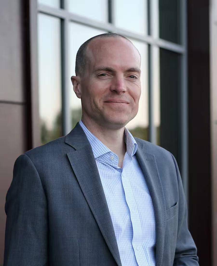 美籍校长与儿子老挝度假<strong></p>
<p>虚拟币回流</strong>,遭5厘米长“杀人蜂”袭击,全身被蜇100多处双双殒命