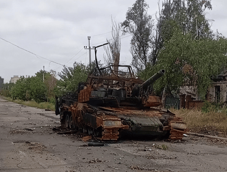 乌军伪装成女人突围红军城<strong></p>
<p>台湾</strong>,俄军一次俘虏200人,法械旅这次学到了精髓