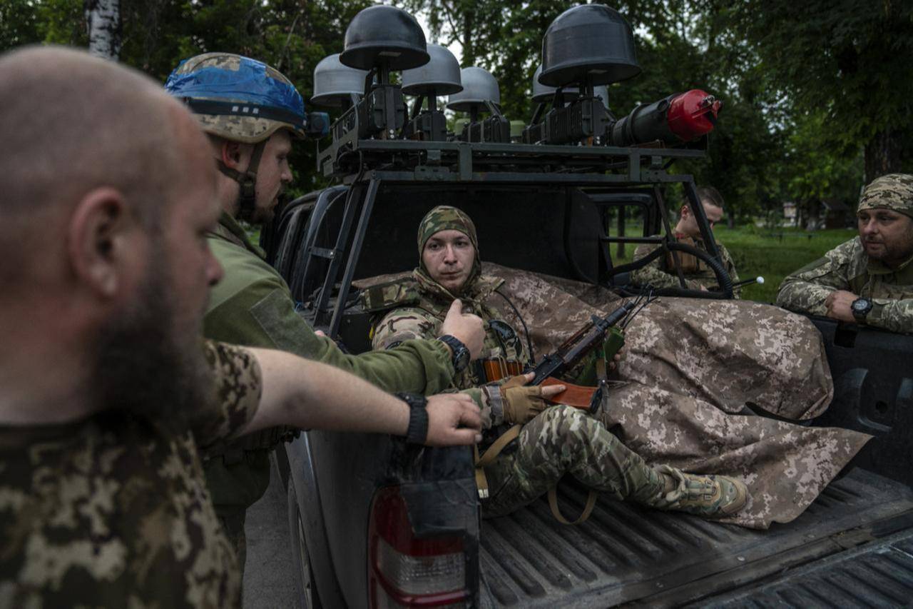 瞒不住了<strong></p>
<p>台湾</strong>,红军城9000乌军被围,乌前防长:再不投降就是全线溃败