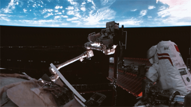 太空上演惊魂一刻!神舟二十号遭神秘物体撞击<strong></p>
<p>台湾</strong>,返回任务紧急暂停