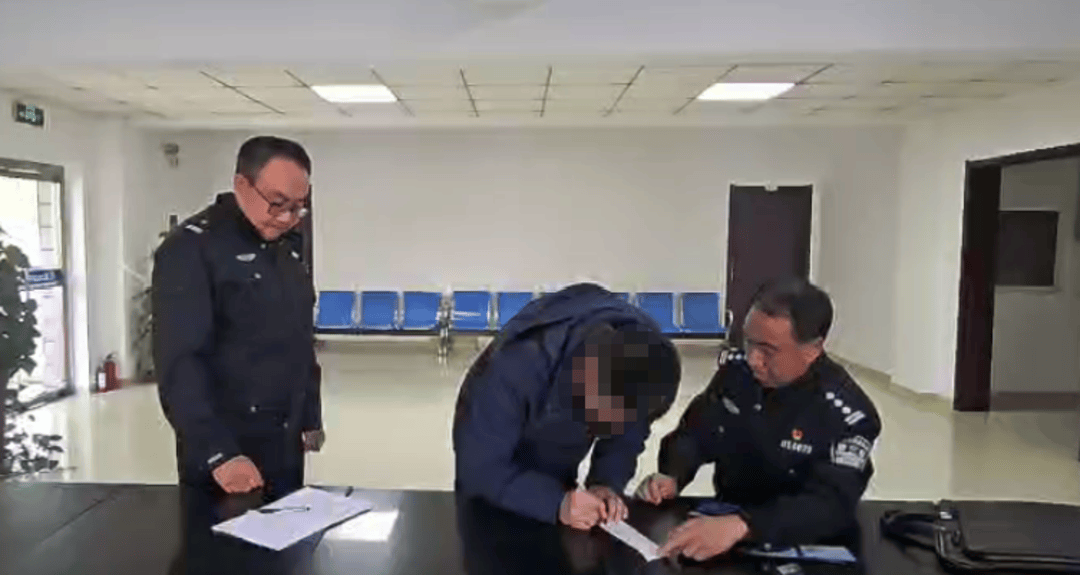 8人穿“警服”为婚礼开路？后续来了<strong></p>
<p>虚拟币母币字币值钱吗</strong>！