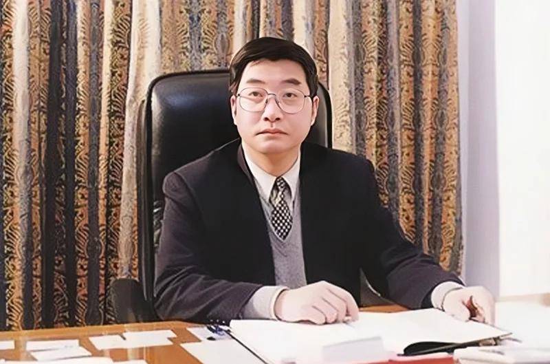 南通文峰“70后”女副总被留置!去年年薪超百万<strong></p>
<p>2018年虚拟币牛市转熊市</strong>,公司前三季净利大跌75%