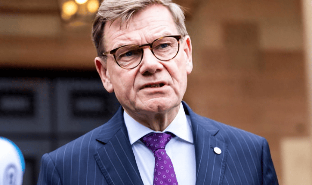 取消访华行程一个月后，德国外长突然宣布：有信心在年底抵达北京