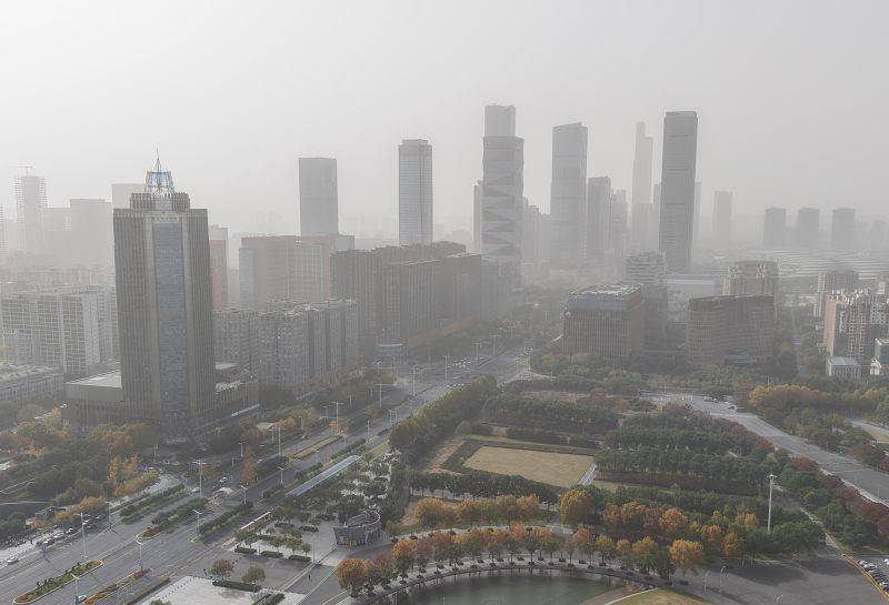 翻山越岭吹到沿海多城，为何这次沙尘能吹这么远？