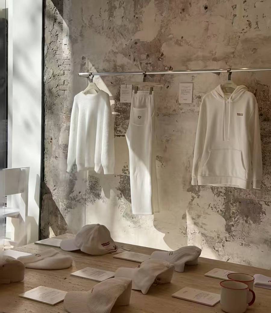 法国人在上海开店<strong></p>
<p>虚拟币挖矿平台商户</strong>,只卖白色衣服竟然火了丨上海滩上洋掌柜