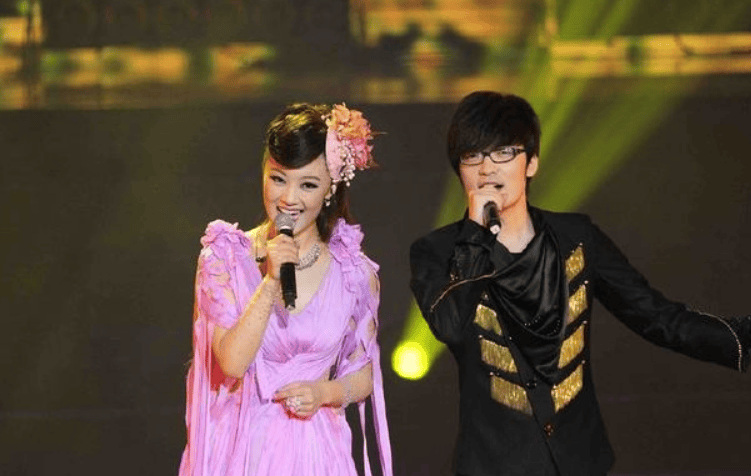 考古|玖月奇迹被曝已复婚<strong></p>
<p>虚拟币之间兑换</strong>,王小玮疑似怀孕小腹隆起,为何两人至今不同台演出?