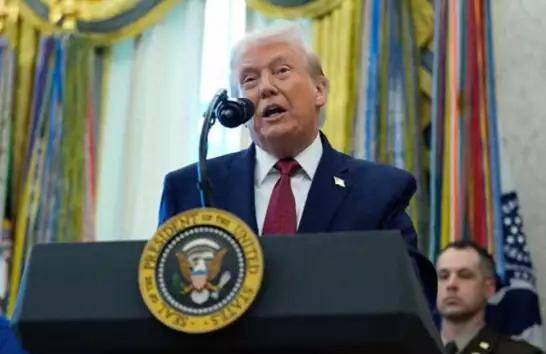 特朗普气急败坏，在白宫大骂泰柬不长眼，就怕明年的诺贝尔和平奖又飞了！