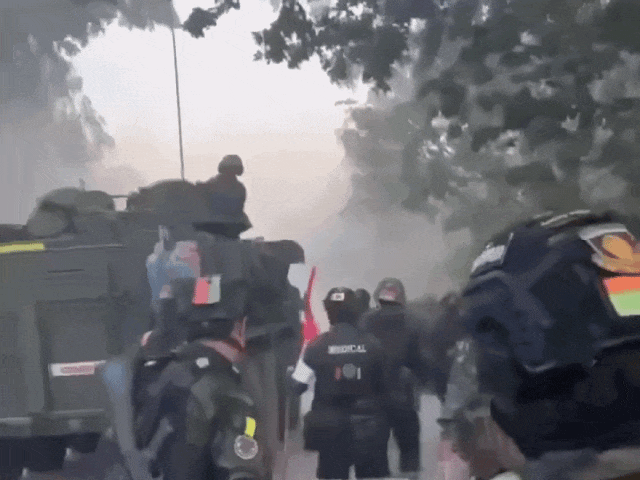 柬埔寨出动PHL-03型300毫米远火<strong></p>
<p>虚拟币被禁后如何操作</strong>,3发火箭弹准确命中泰军据点?