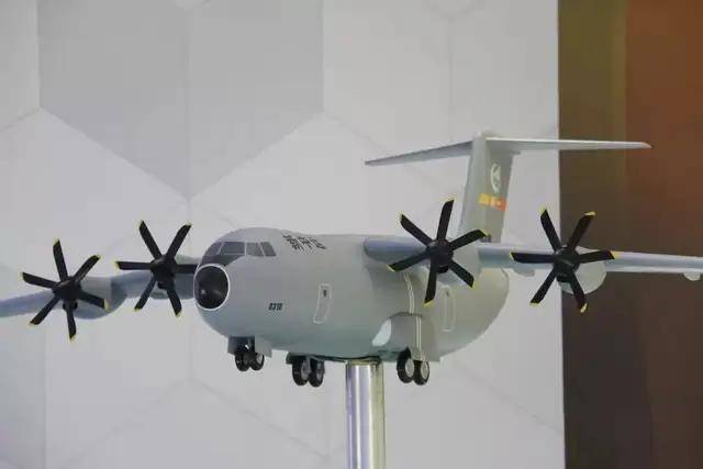 新款中型运输机运-30成功首飞<strong></p>
<p>虚拟币app越来越多</strong>,网友:要搞AC-130那样的炮艇机?