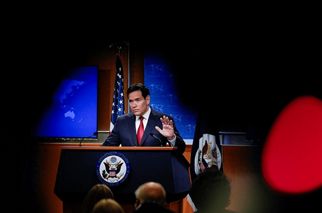 高市早苗政府叫嚣拥核，中美俄第一时间表态，鲁比奥的回应堪称“绝杀”！