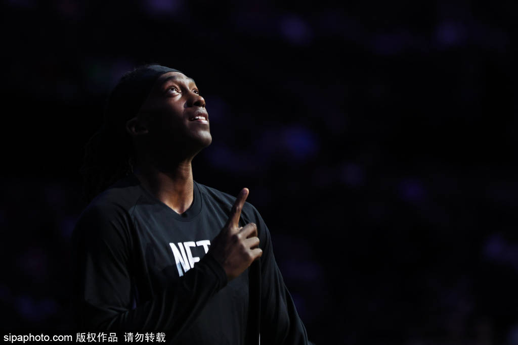 雄鹿终结八连败：凯文-波特引领大胜步行者