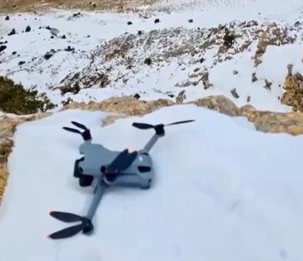 土耳其老鹰空中抓走无人机<strong></p>
<p>个人所得税虚拟币</strong>,带上山顶“玩自拍”