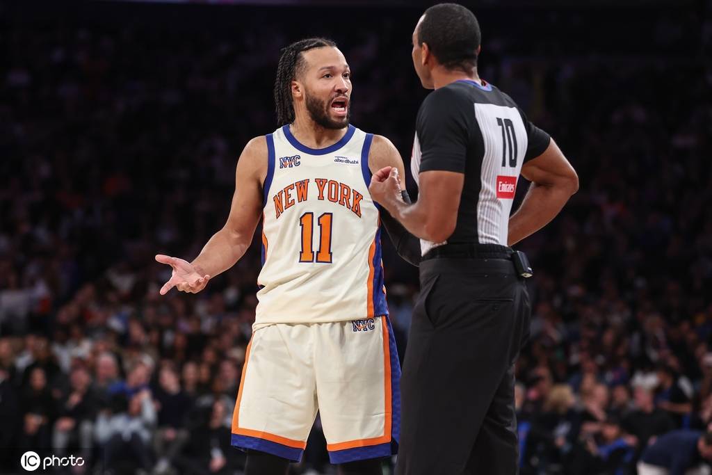 圣诞大战前瞻:詹杜对话再成焦点 库里直面魔鬼定律