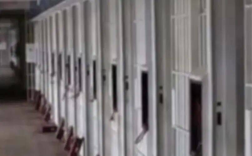 马杜罗拘押地如“人间炼狱”，牢房面积仅6平方米